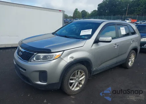 2015 Kia Sorento Lx z USA, uszkodzony, nr VIN 5XYKTCA61FG607757